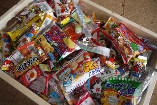 お魚釣って駄菓子をGET!